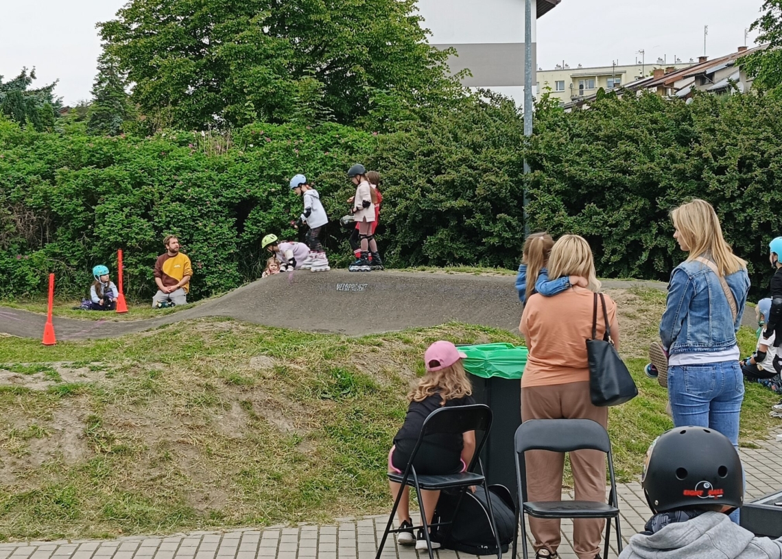 Zawody rolkowe na sieradzkim pumptracku