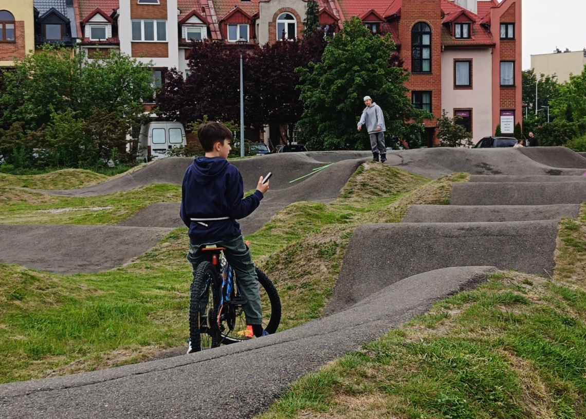 Zawody rolkowe na sieradzkim pumptracku