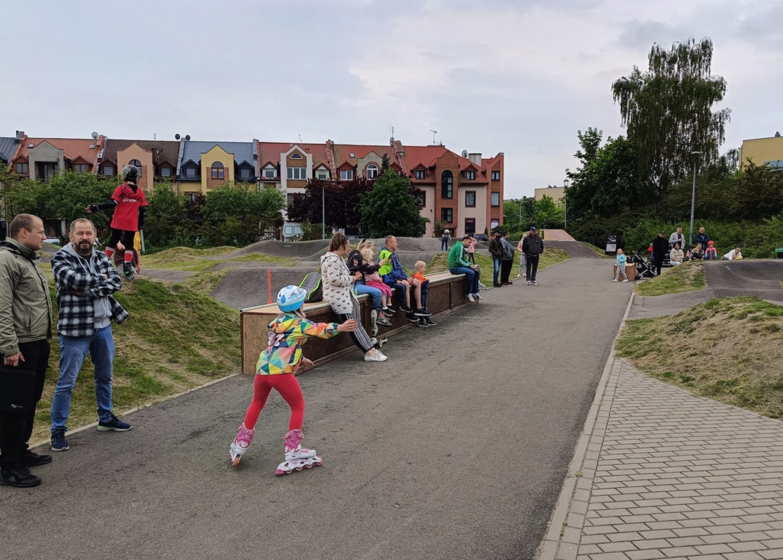 Zawody rolkowe na sieradzkim pumptracku
