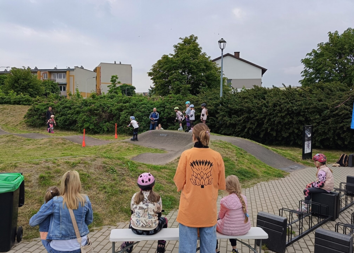 Zawody rolkowe na sieradzkim pumptracku
