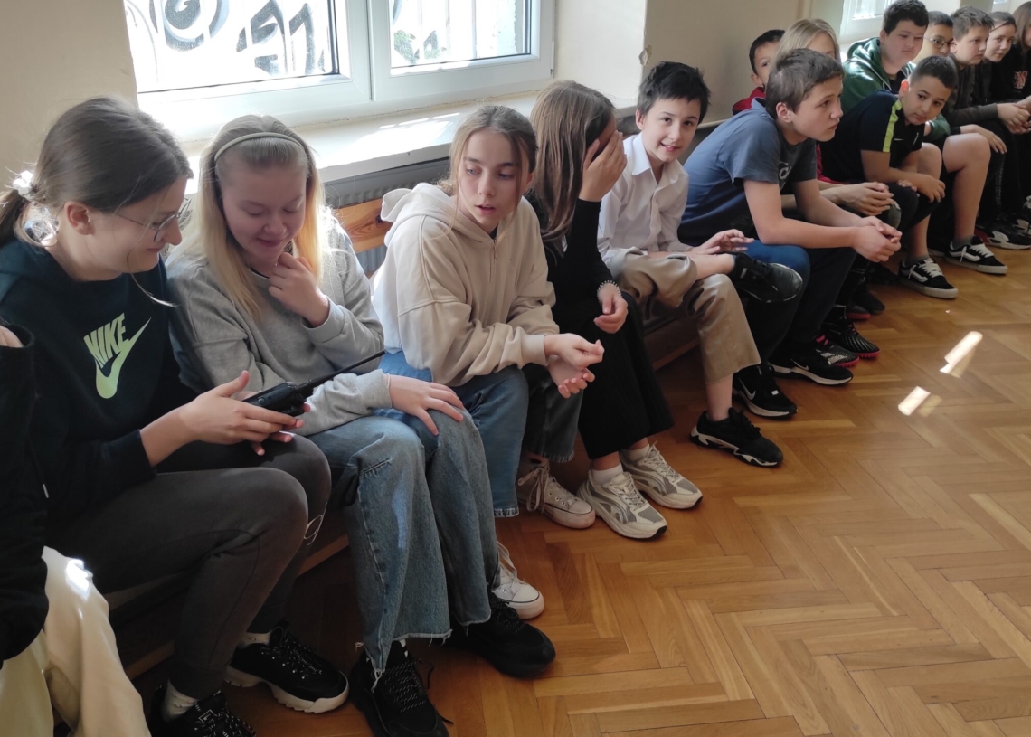 „Edukacja z wojskiem” – rozpoczął się cykl szkoleń dla uczniów w Łódzkiem