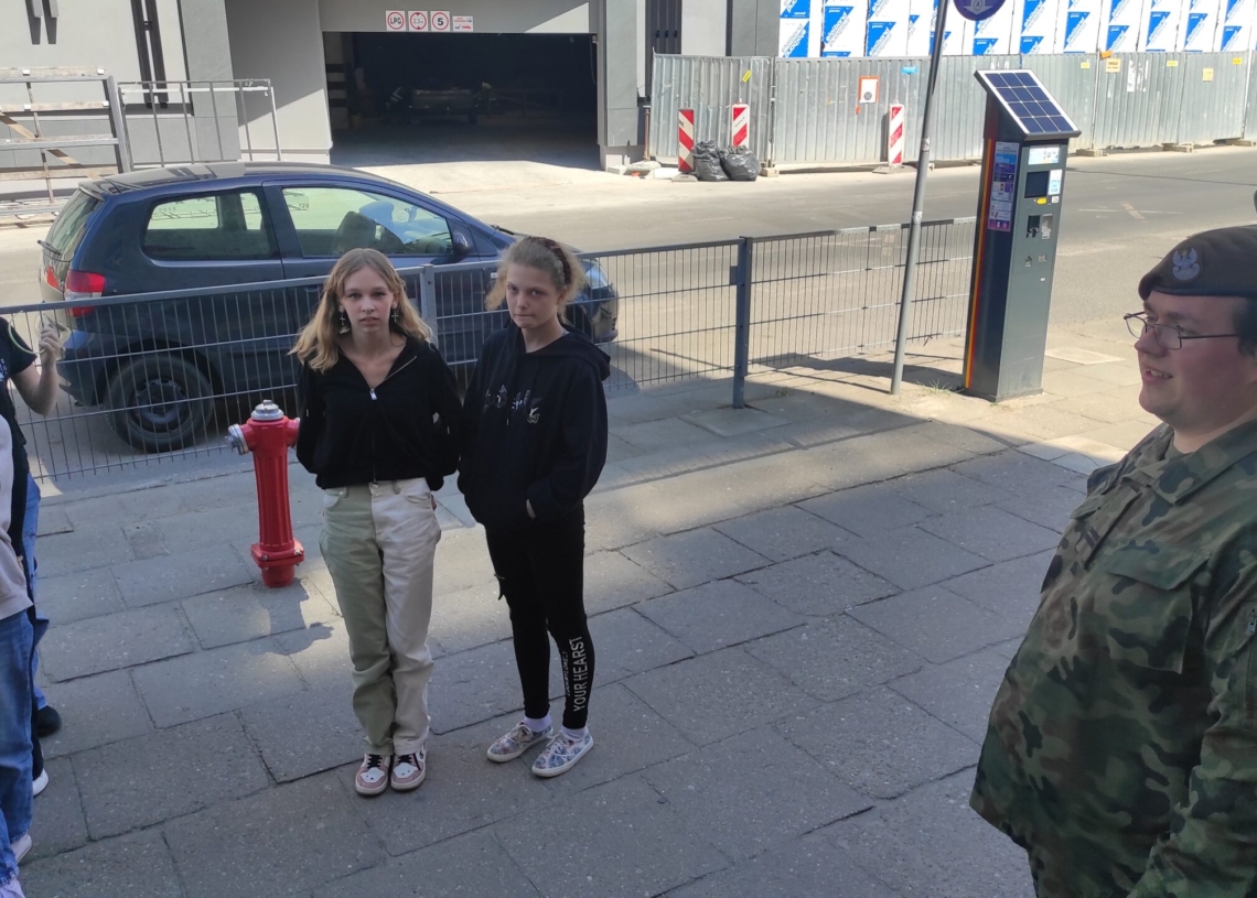 „Edukacja z wojskiem” – rozpoczął się cykl szkoleń dla uczniów w Łódzkiem