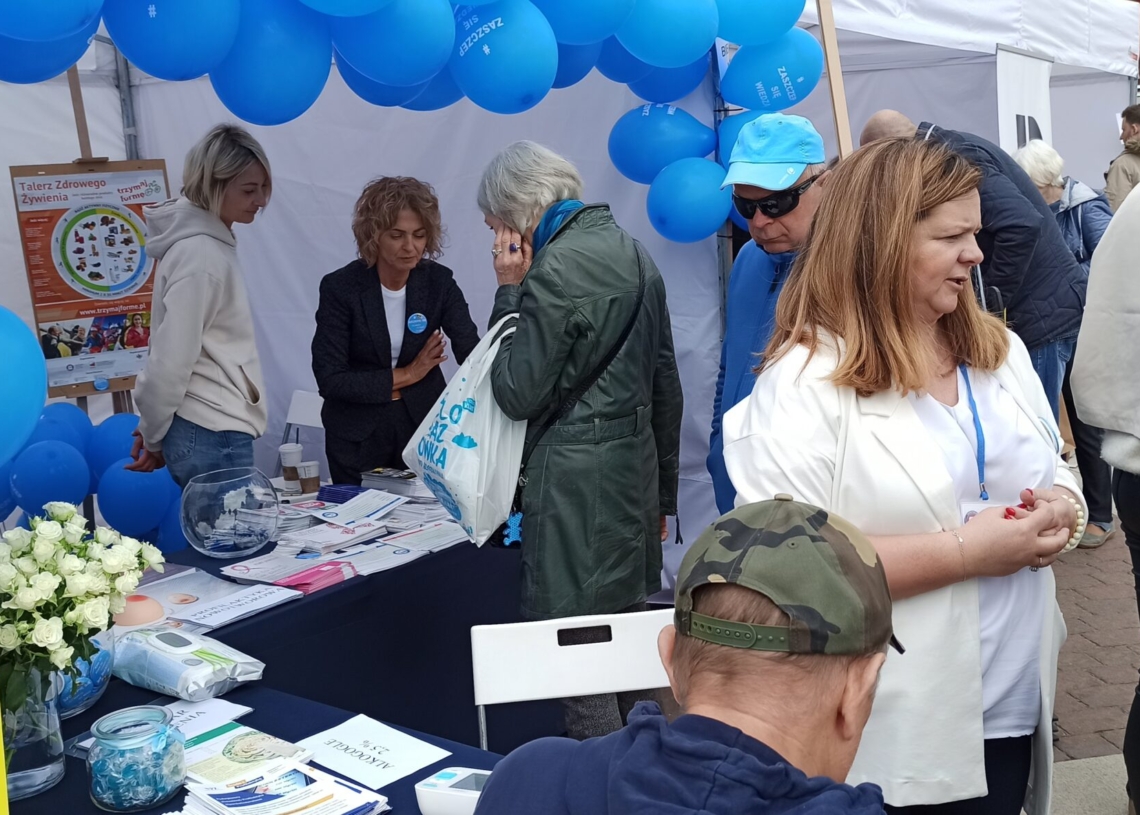Seniorzy z Łodzi rozpoczęli swoje święto. Na rynku Manufaktury wystartowały senioralia