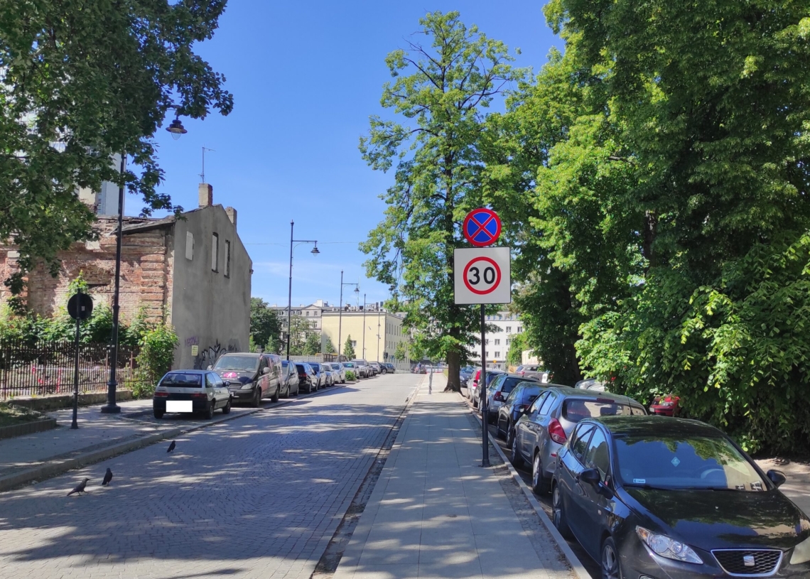 Nowe Centrum Łodzi bez strefy płatnego parkowania - 3 ulice to „El Dorado dla kierowców”. Czy na pewno?