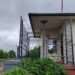 Budki dróżników zabezpieczane są siatką