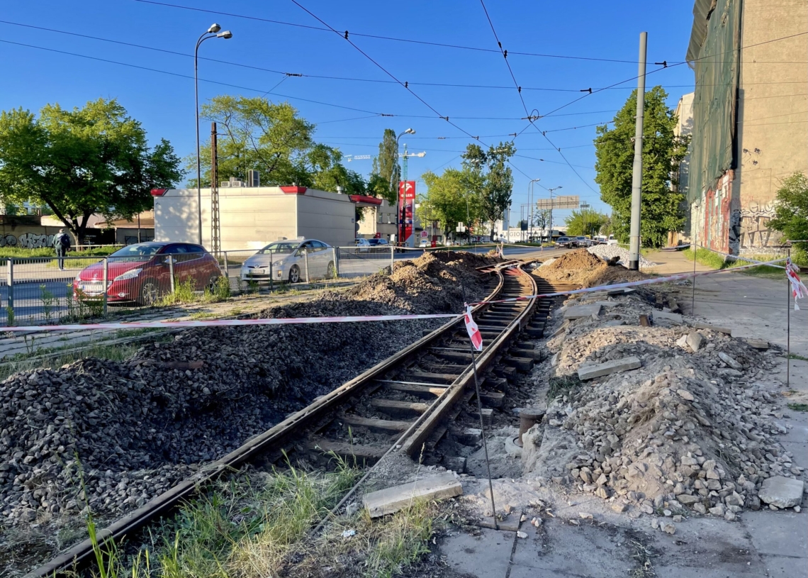 Rozpoczęła się budowa rozjazdu dla tramwajów linii 43 przy dawnej pętli Towarowa. Ich powrót na trasę ma nastąpić w lipcu