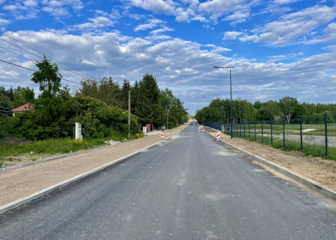 Przybywa asfaltu na ul. Pomorskiej