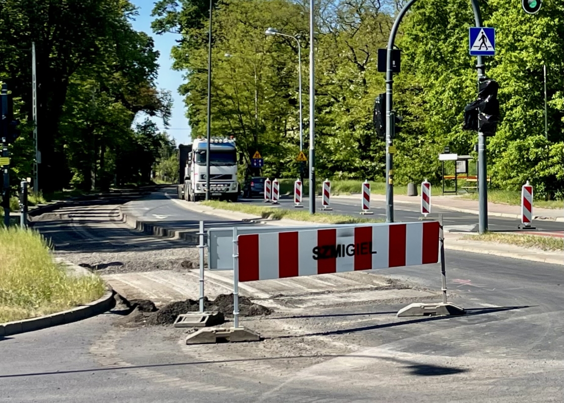 Pierwszy dzień remontu ul. Krakowskiej. Niewielu kierowców korzysta z objazdu wytyczonego przez miasto