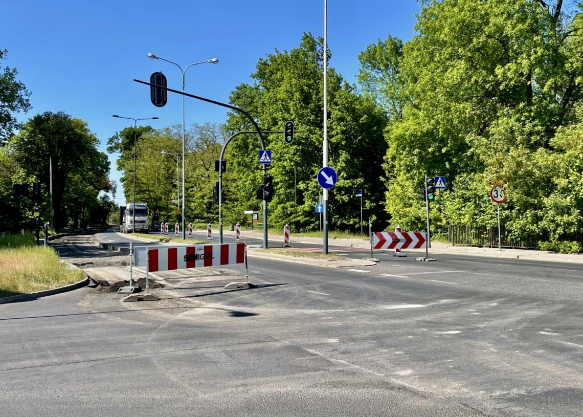 Pierwszy dzień remontu ul. Krakowskiej. Niewielu kierowców korzysta z objazdu wytyczonego przez miasto