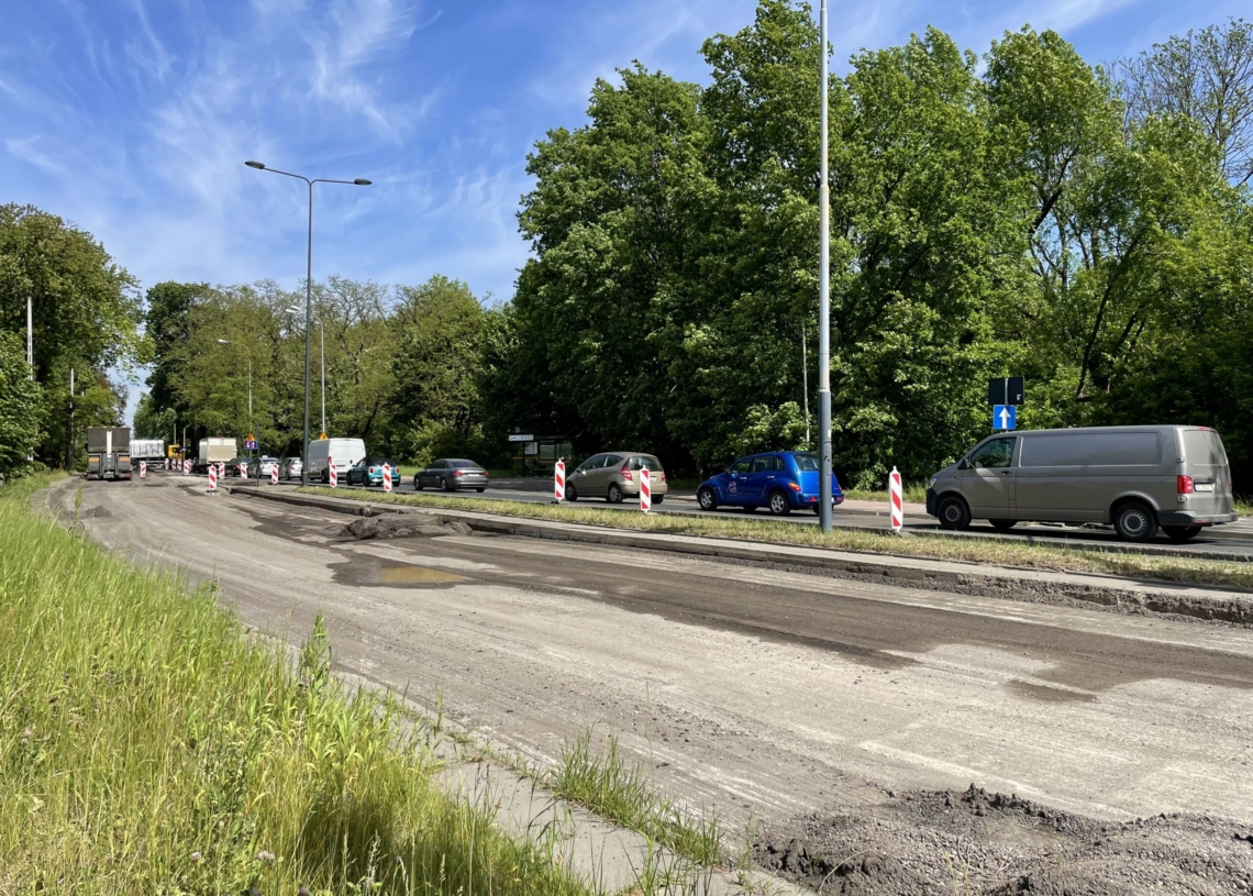 Pierwszy dzień remontu ul. Krakowskiej. Niewielu kierowców korzysta z objazdu wytyczonego przez miasto