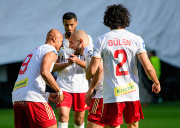 Efektowne gole łodzian w pierwszej połowie i sporo nerwów w końcówce. ŁKS Łódź - Stal Mielec 3:2 na pożegnanie z ekstraklasą