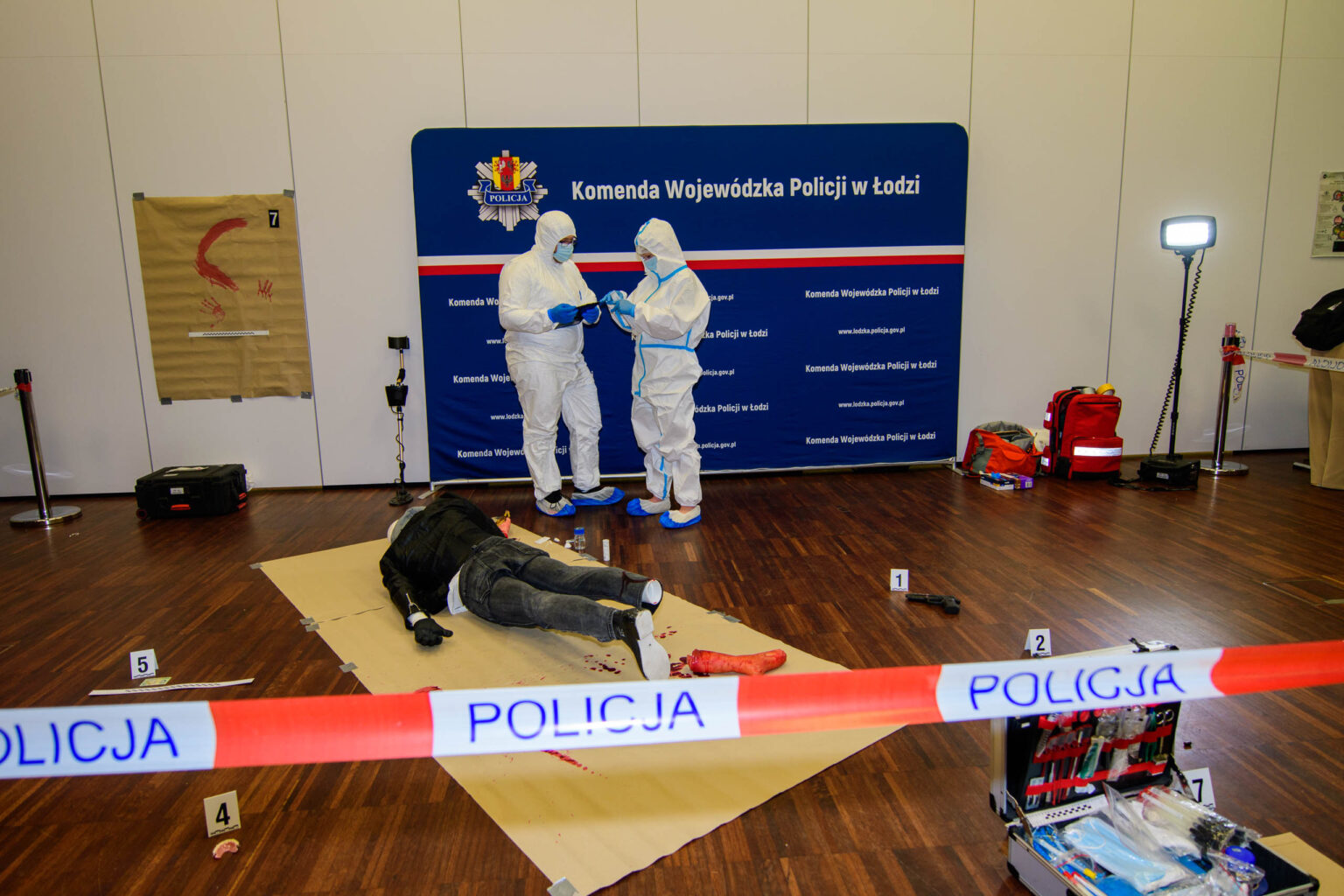 Policyjne Targi Pracy w LSSE Fot Sebastian Szwajkowski 19