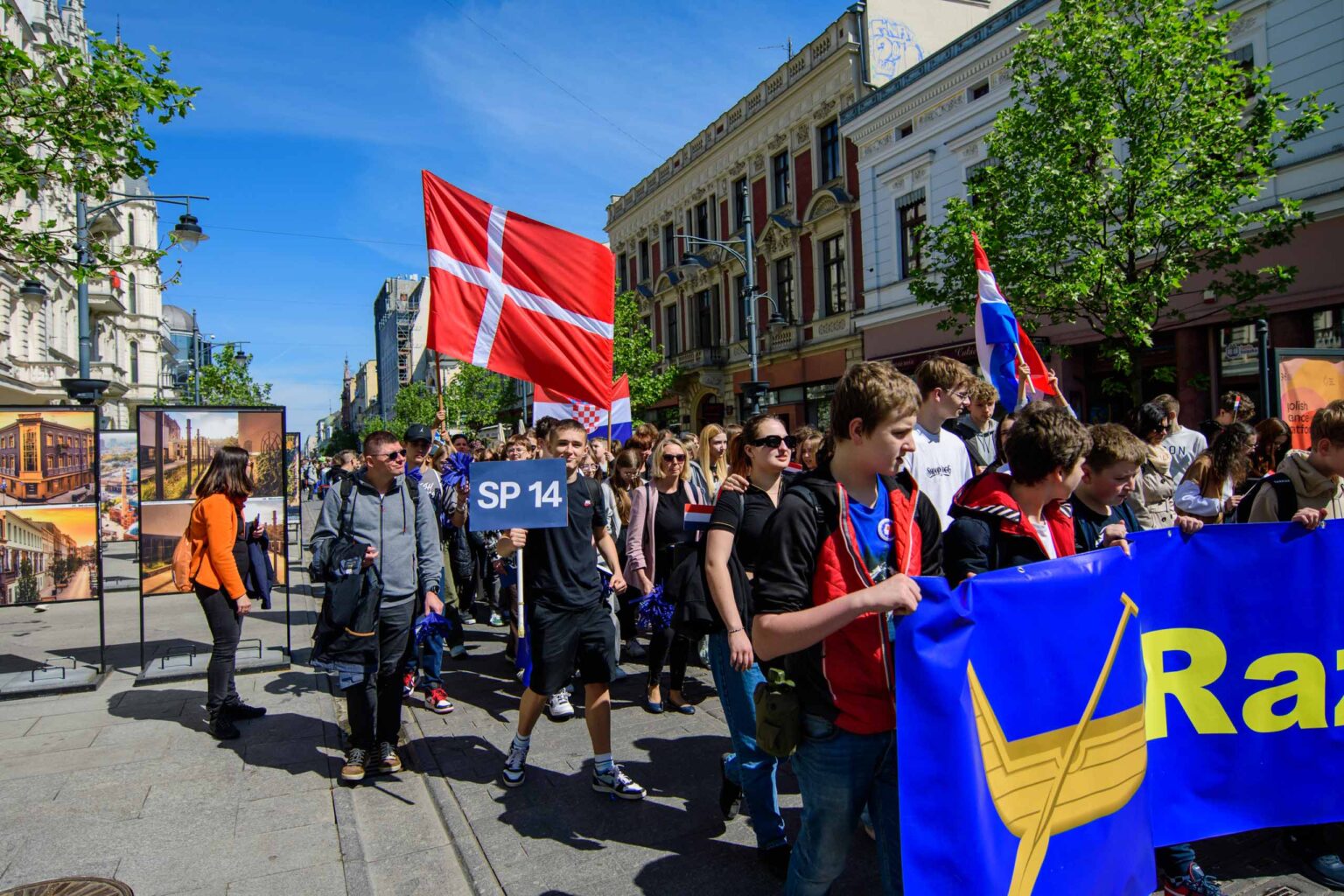 Przemarsz z okazji 20lecia Polski w UE Fot Sebastian Szwajkowski.53
