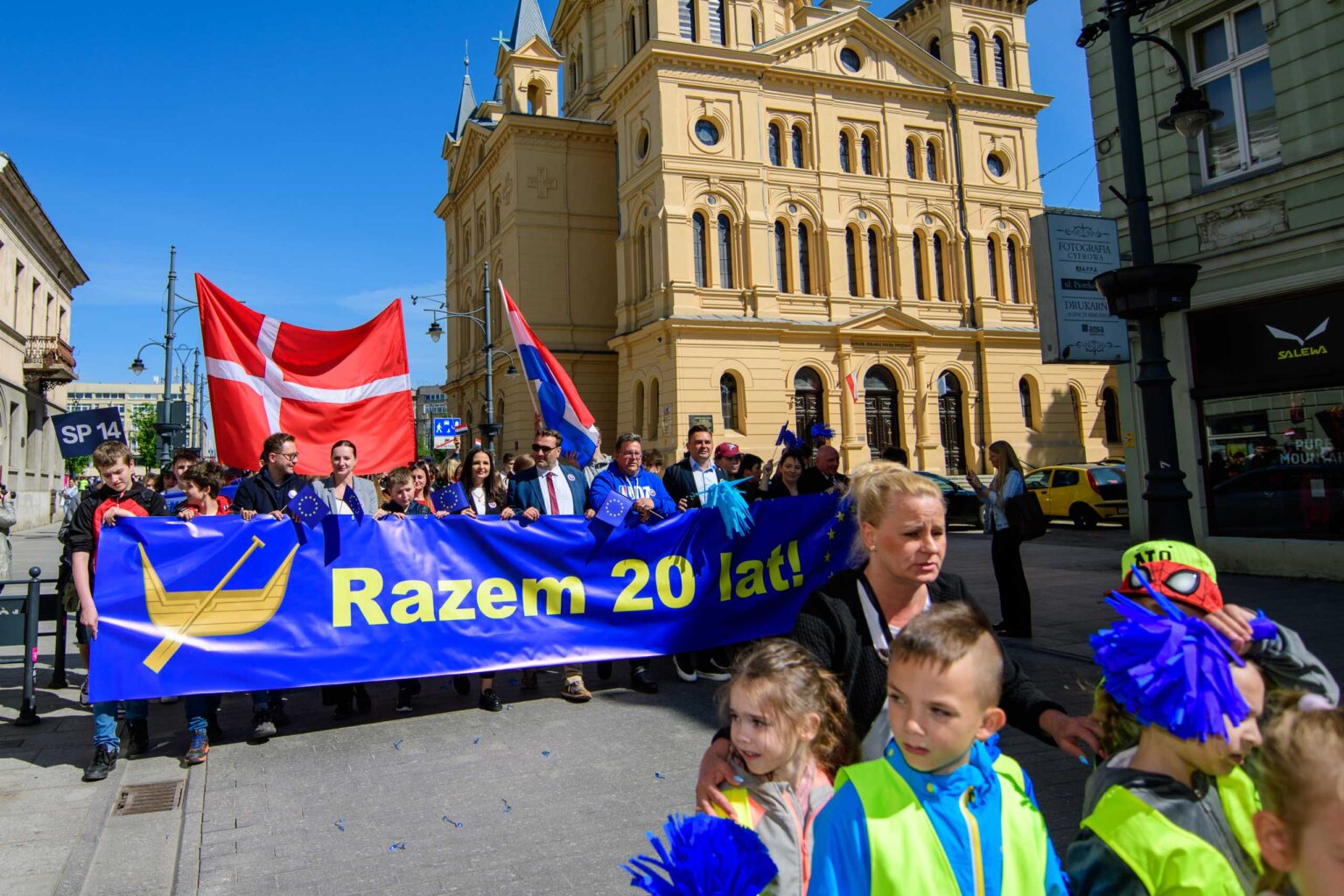 Przemarsz z okazji 20lecia Polski w UE Fot Sebastian Szwajkowski.71