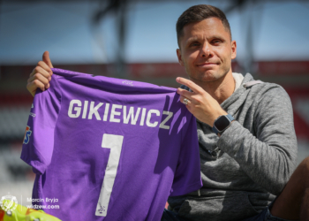 Rafał Gikiewicz zostaje w Widzewie