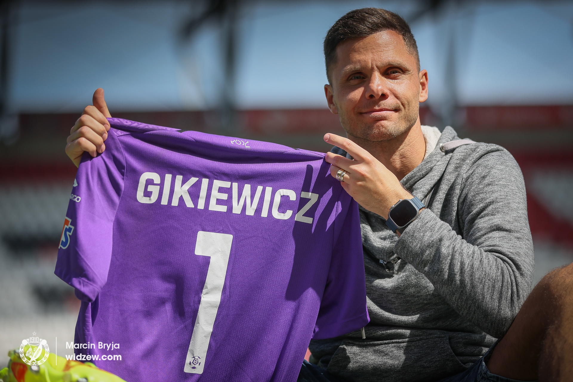 Rafał Gikiewicz zostaje w Widzewie