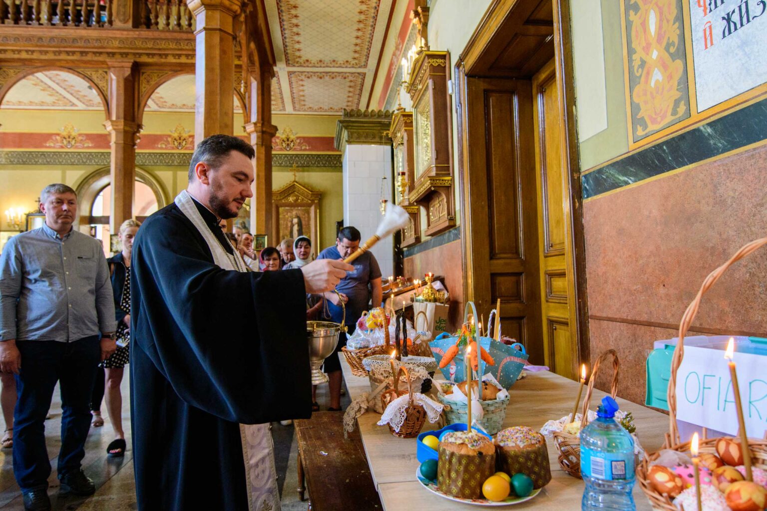 Swiecenie pokarmow w cerkwi Sw Olgi Fot Sebastian Szwajkowski 19