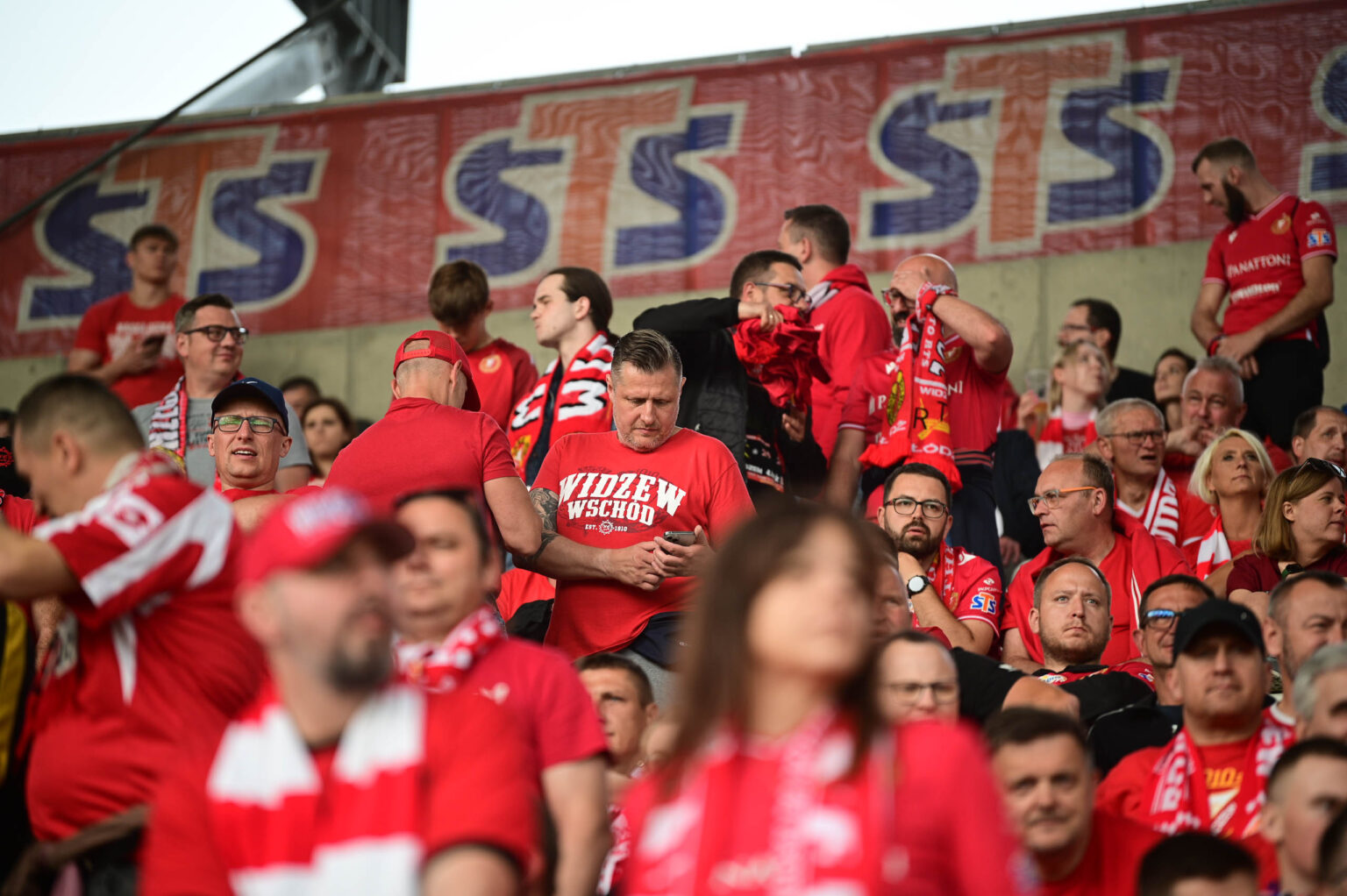 Widzew Lodz vs Lech Poznan kibice Fot Sebastian Szwajkowski 100