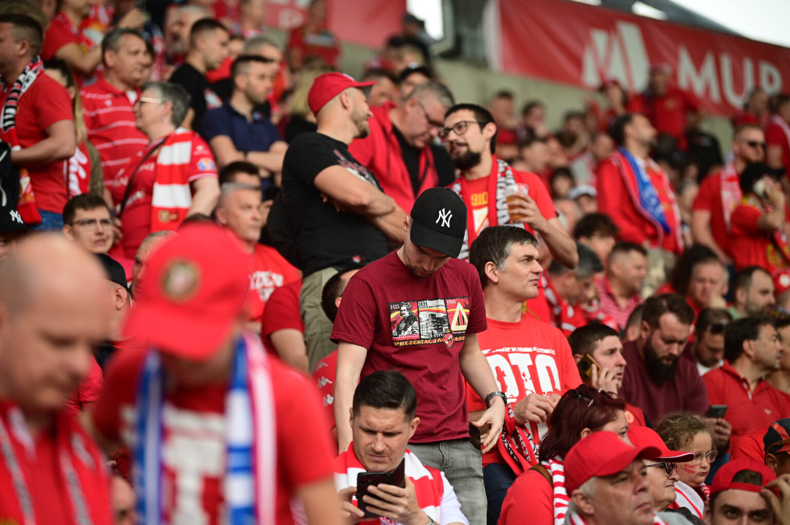Widzew Lodz vs Lech Poznan kibice Fot Sebastian Szwajkowski 123