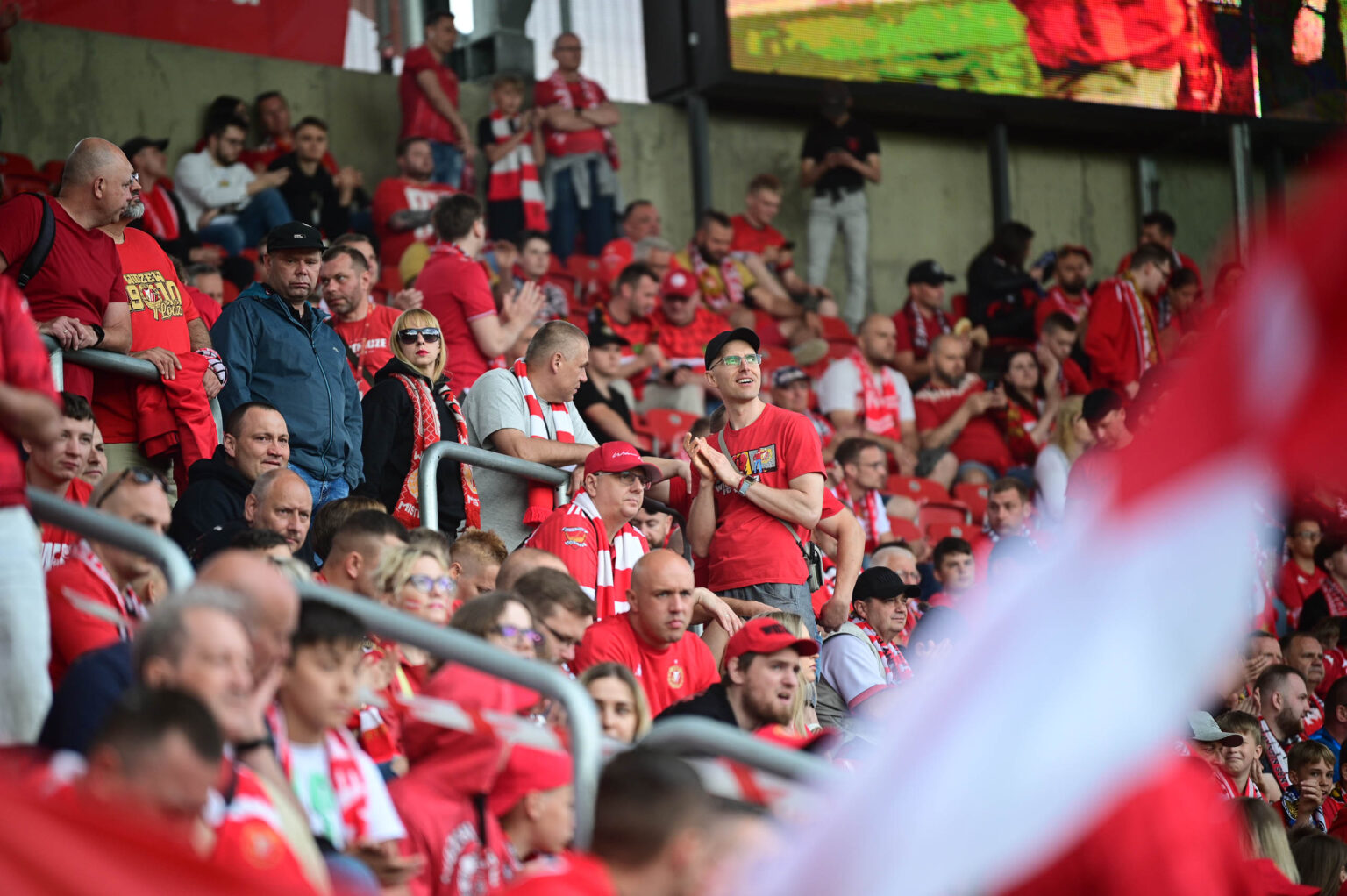 Widzew Lodz vs Lech Poznan kibice Fot Sebastian Szwajkowski 13
