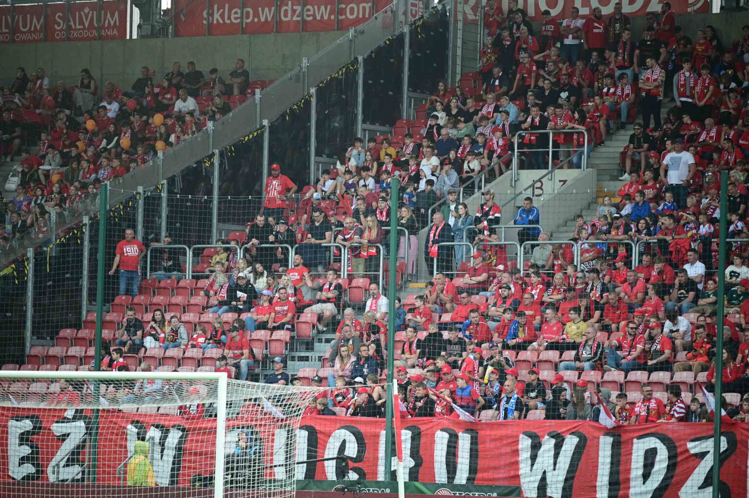 Widzew Lodz vs Lech Poznan kibice Fot Sebastian Szwajkowski 134