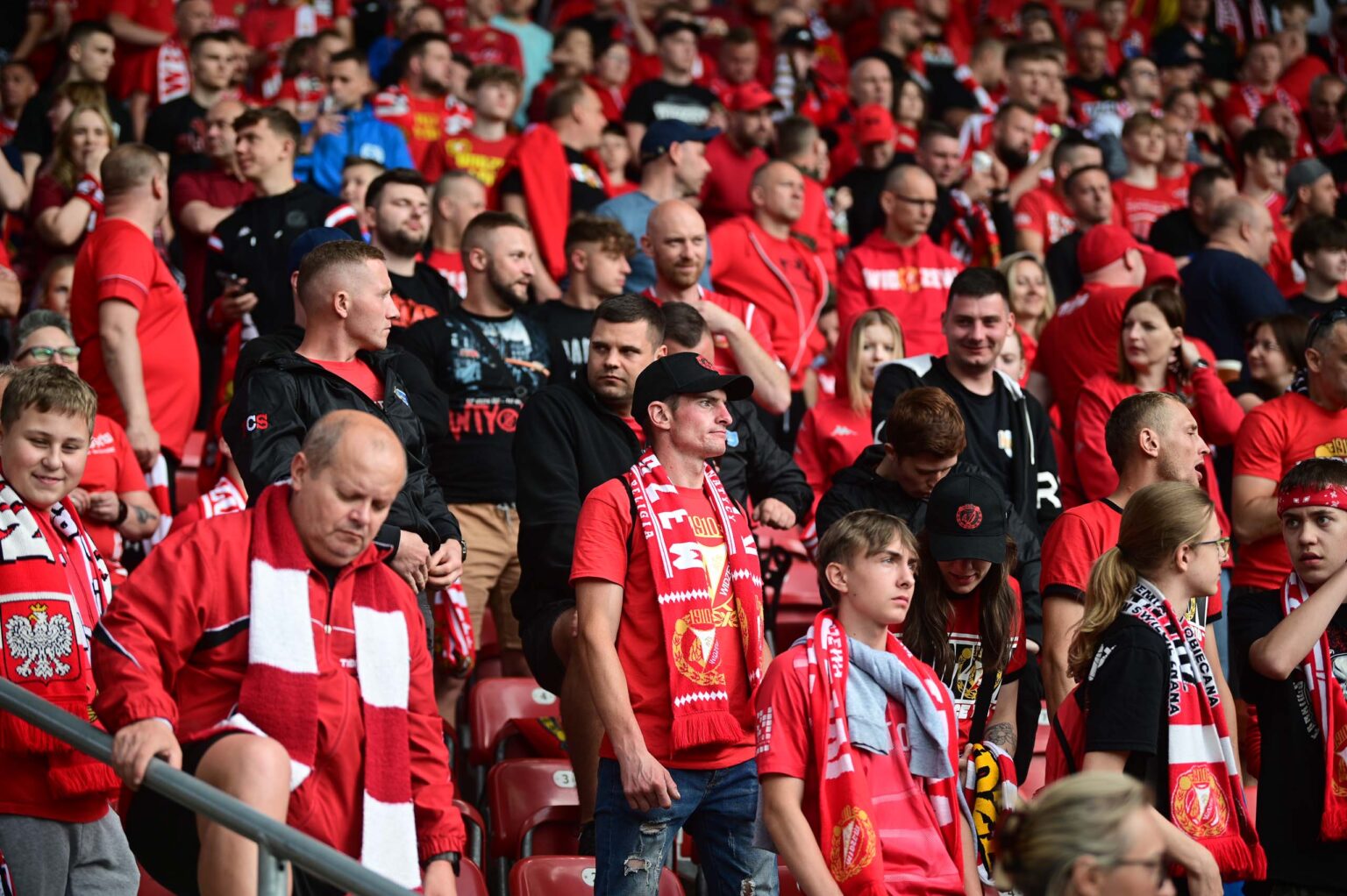 Widzew Lodz vs Lech Poznan kibice Fot Sebastian Szwajkowski 140