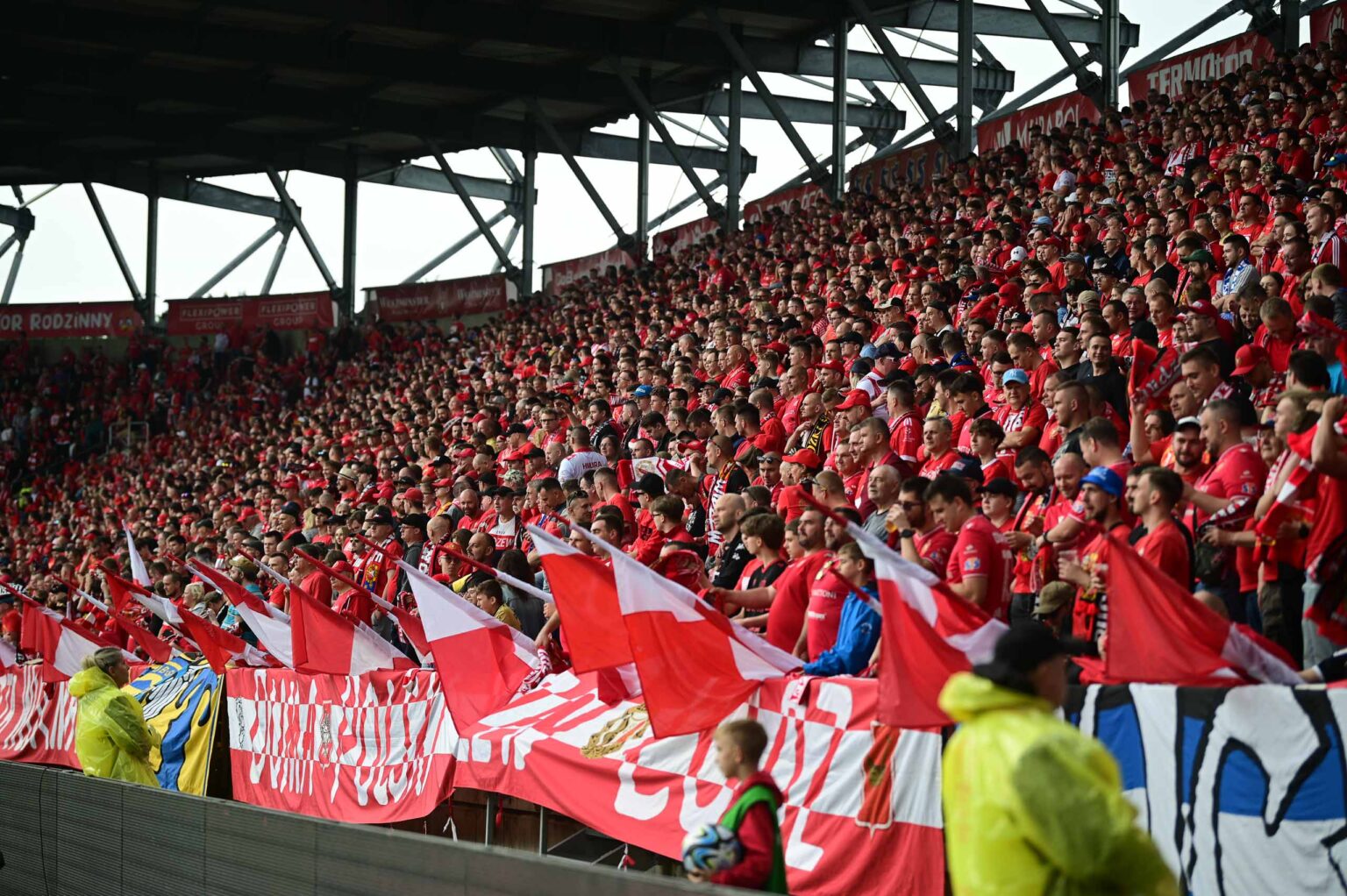 Widzew Lodz vs Lech Poznan kibice Fot Sebastian Szwajkowski 145