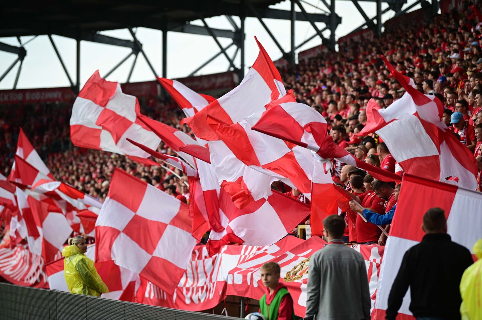 Widzew Lodz vs Lech Poznan kibice Fot Sebastian Szwajkowski 150