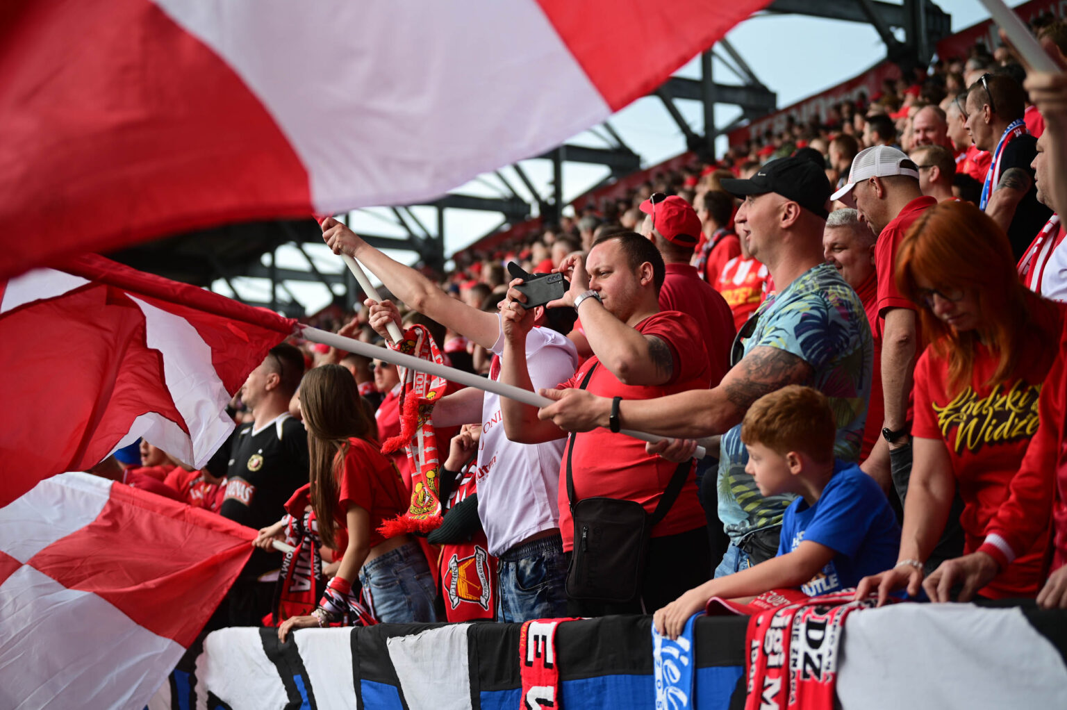 Widzew Lodz vs Lech Poznan kibice Fot Sebastian Szwajkowski 153