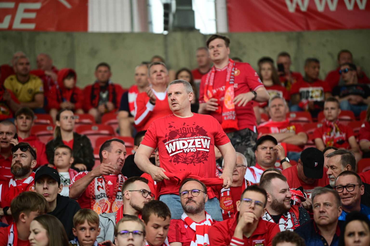 Widzew Lodz vs Lech Poznan kibice Fot Sebastian Szwajkowski 25
