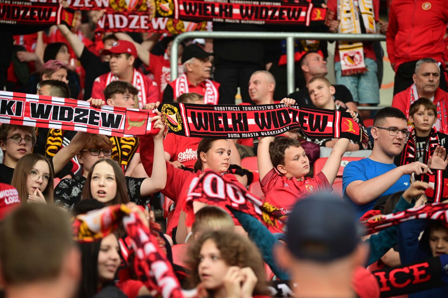 Widzew Lodz vs Lech Poznan kibice Fot Sebastian Szwajkowski 44