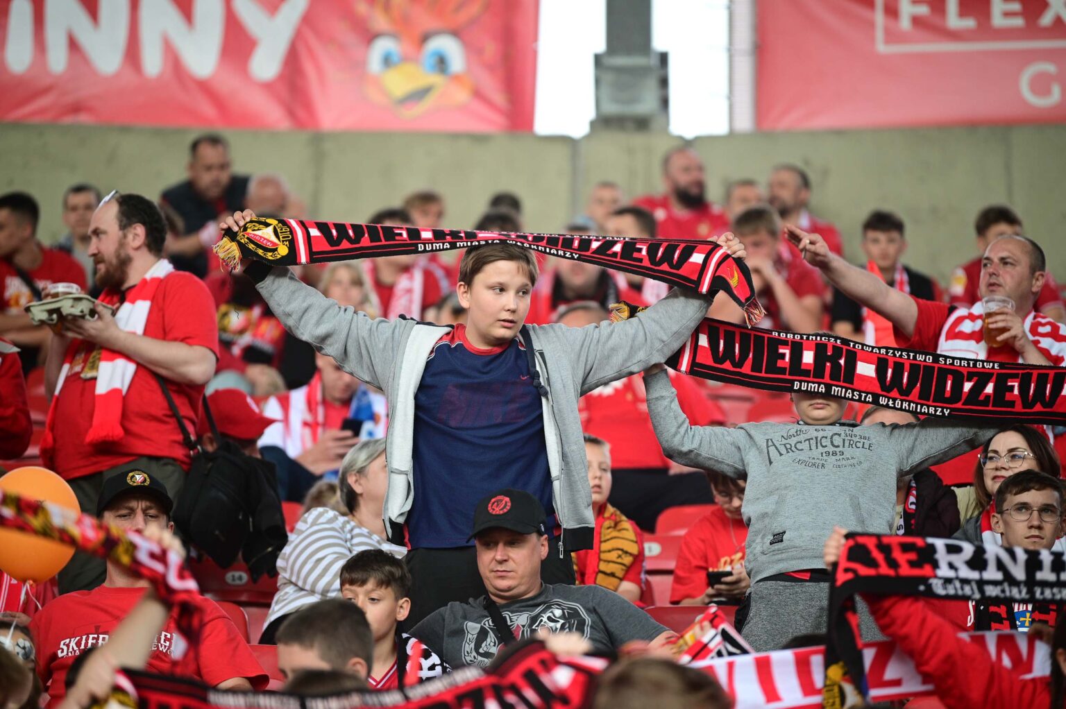 Widzew Lodz vs Lech Poznan kibice Fot Sebastian Szwajkowski 47