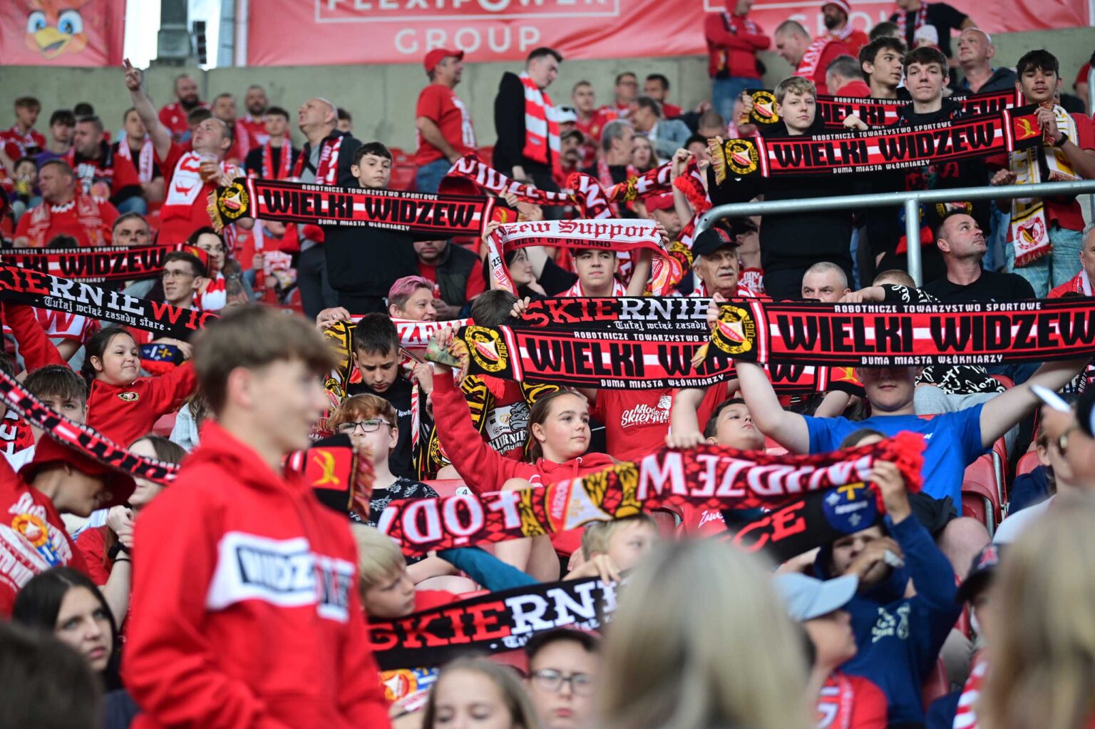 Widzew Lodz vs Lech Poznan kibice Fot Sebastian Szwajkowski 48
