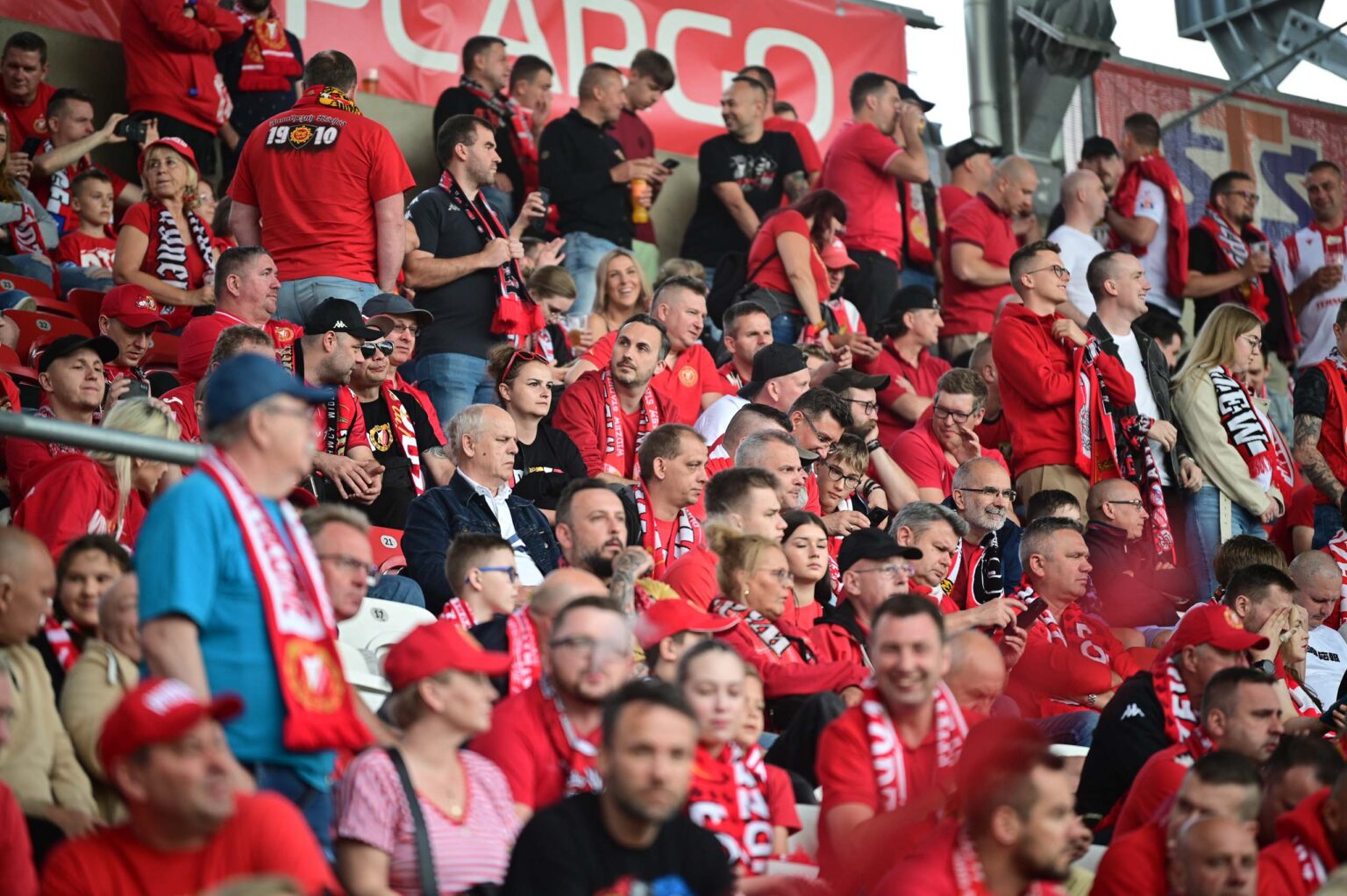 Widzew Lodz vs Lech Poznan kibice Fot Sebastian Szwajkowski 52