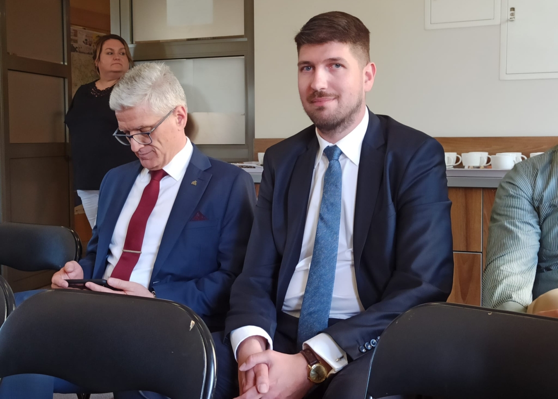 Adrian Galach nowym starostą rawskim. Po 25 latach rządów PSL władze w powiacie przejmuje PiS 1 Adrian Galach