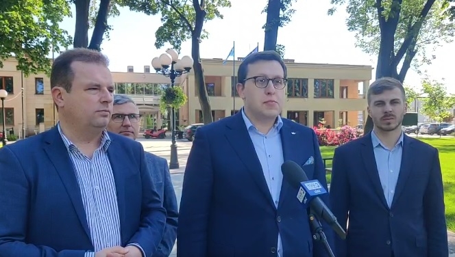 Eurowybory 2024. Tomasz Grabarczyk: Unia Europejska nie ułatwia życia małym i średnim przedsiębiorcom 1 Tomasz Grabarczyk w Rzgowie