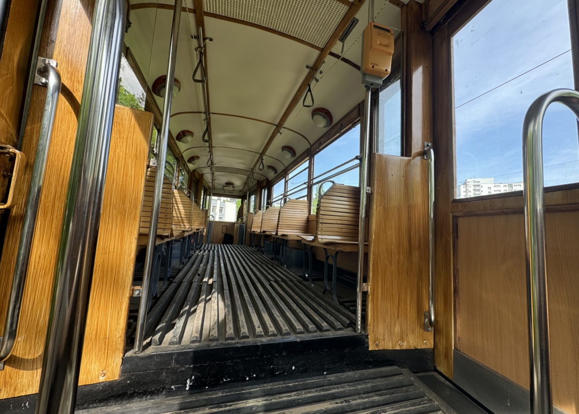 Historyczne autobusy i tramwaje kursują po Łodzi