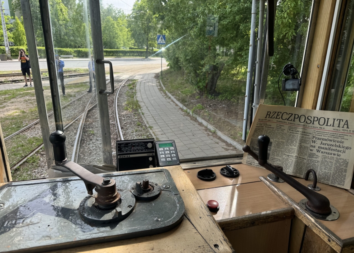 Historyczne autobusy i tramwaje kursują po Łodzi