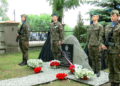 W Niewieszu odsłonięto tablicę upamiętniającą powstańców z 1863 roku 3 W Niewieszu odsłonięto tablicę poświęconą powstańcom z 1863 roku