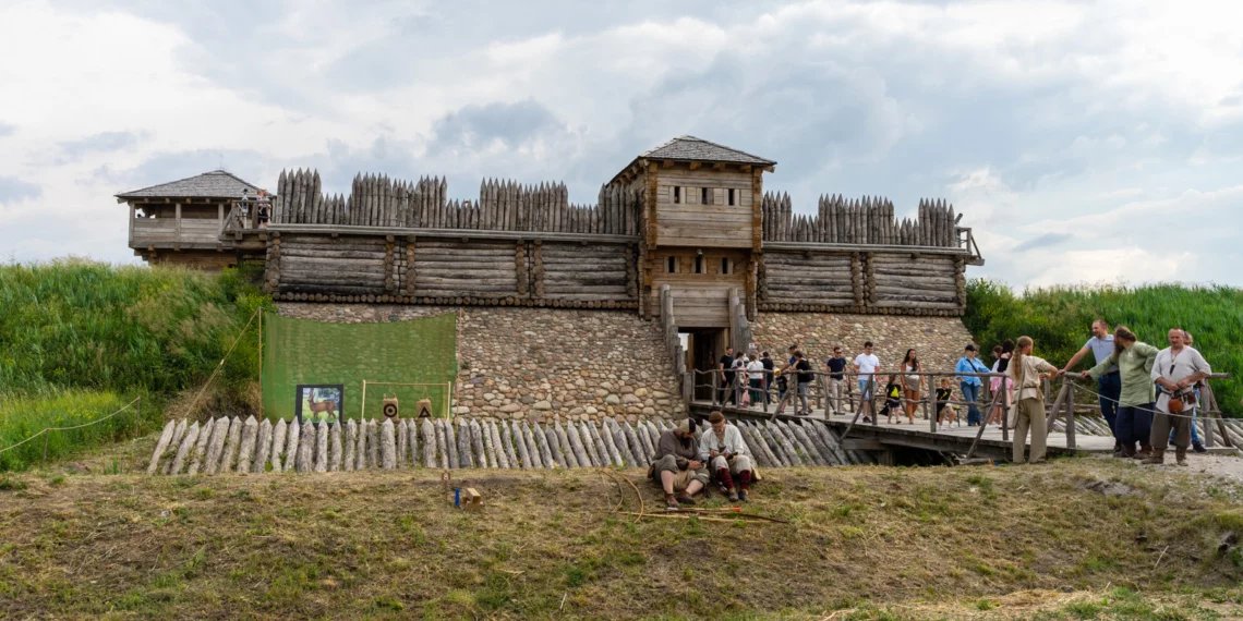 Majówkowy wyjazd do Łęczycy. "Grodzisko w Tumie prawdopodobnie było kiedyś stolicą Polski" 1 I Festiwal Historyczny na Grodzisku w Tumie