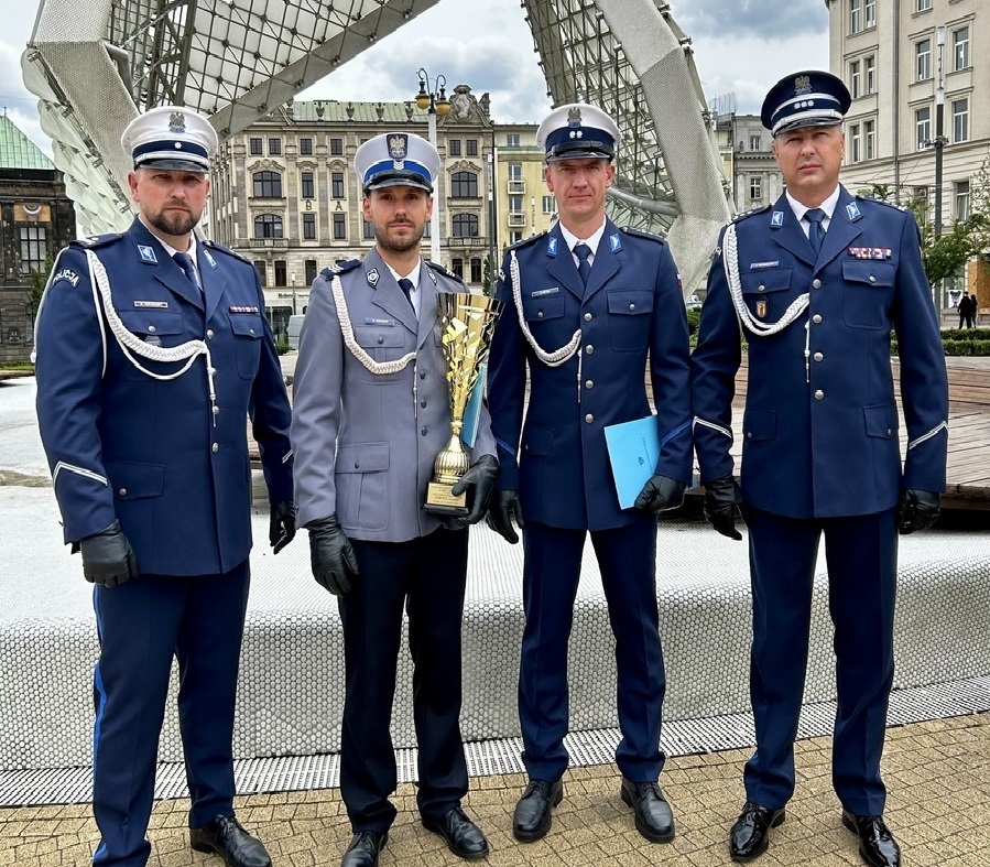 Łódzcy funkcjonariusze zwyciężyli w ogólnopolskim XXXIV konkursie Policjant Ruchu Drogowego 1 Policjanci z województwa łódzkiego najlepsi w konkursie Policjant Ruchu Drogowego
