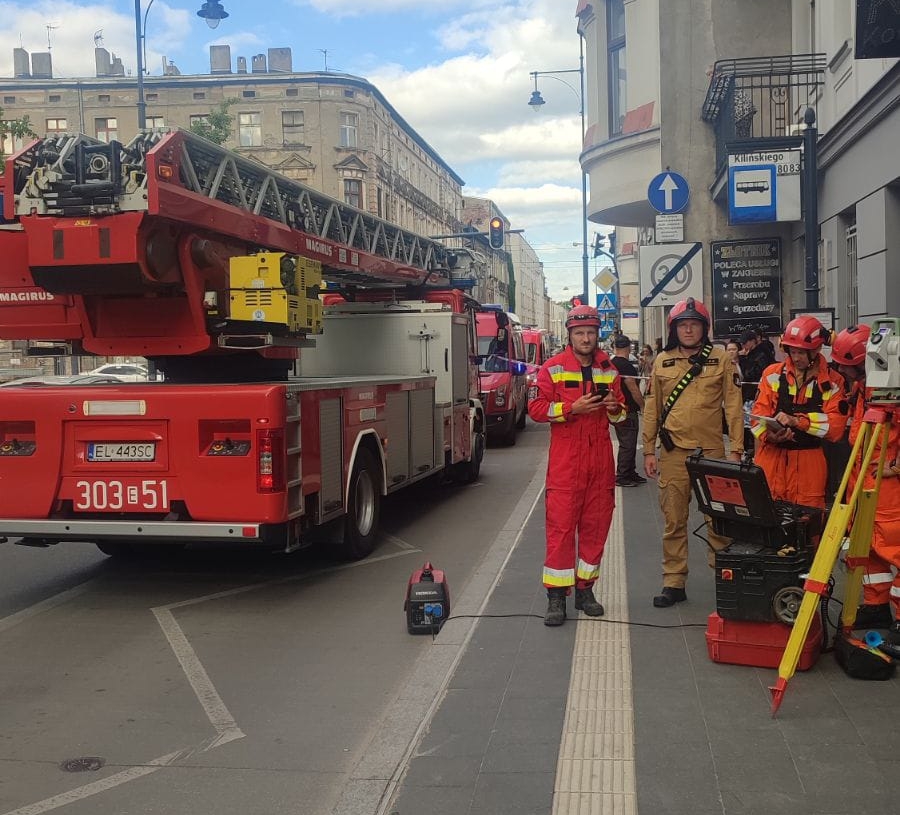 Specjalna komisja bada przyczyny zawalenia się części pustostanu przy ul. Nawrot 1 Zawalił się pustostan przy ul. Nawrot