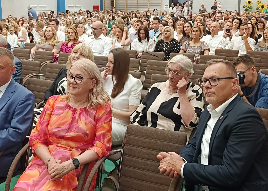 Wojewódzkie zakończenie roku w Sieradzu z udziałem wiceminister edukacji Katarzyny Lubnauer
