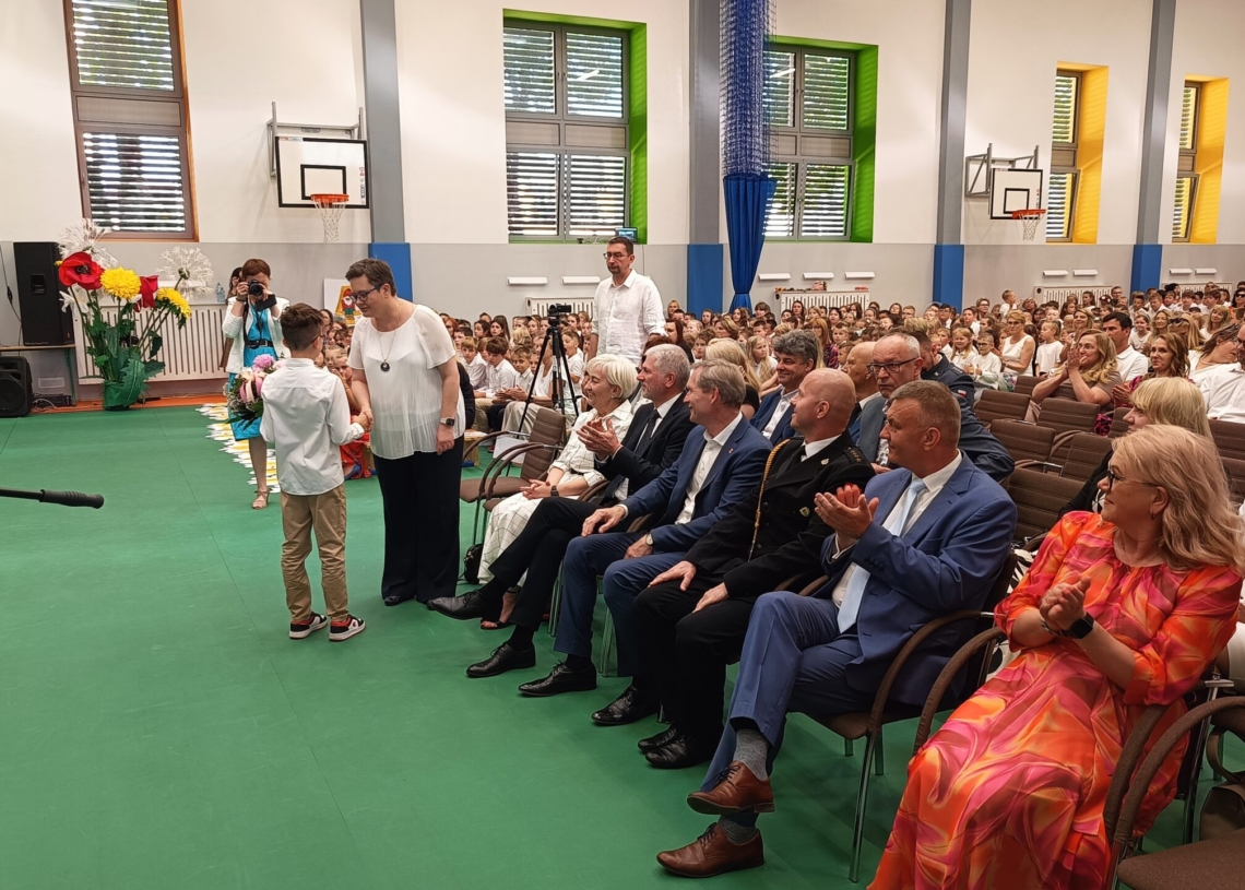 Wojewódzkie zakończenie roku w Sieradzu z udziałem wiceminister edukacji Katarzyny Lubnauer