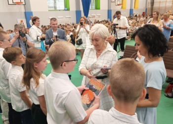Wojewódzkie zakończenie roku w Sieradzu z udziałem wiceminister edukacji Katarzyny Lubnauer