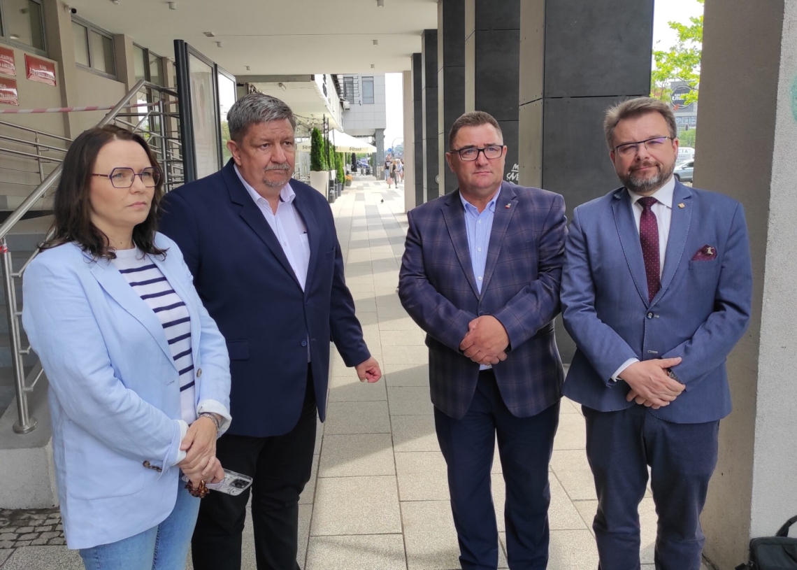 Radni PiS w sejmiku chcą mieć więcej przedstawicieli w komisjach 1 Radni PiS chcą mieć więcej przedstawicieli w komisjach Sejmiku