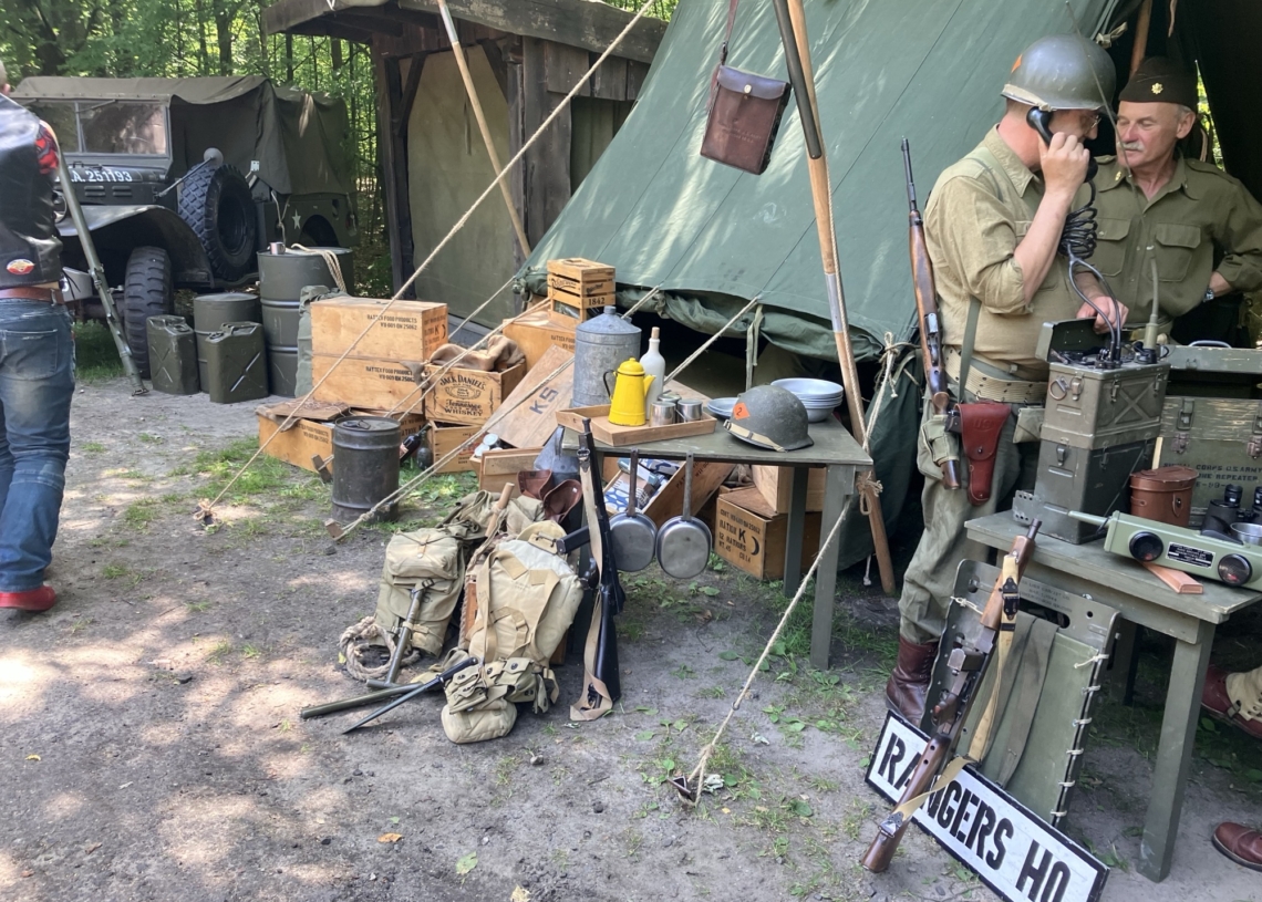Piknik amerykański w Bunkrze w Konewce. Tajniki życia wojskowych i klasyczne samochody 1 Piknik amerykański w Bunkrze w Konewce. Tajniki życia wojskowych i klasyczne samochody