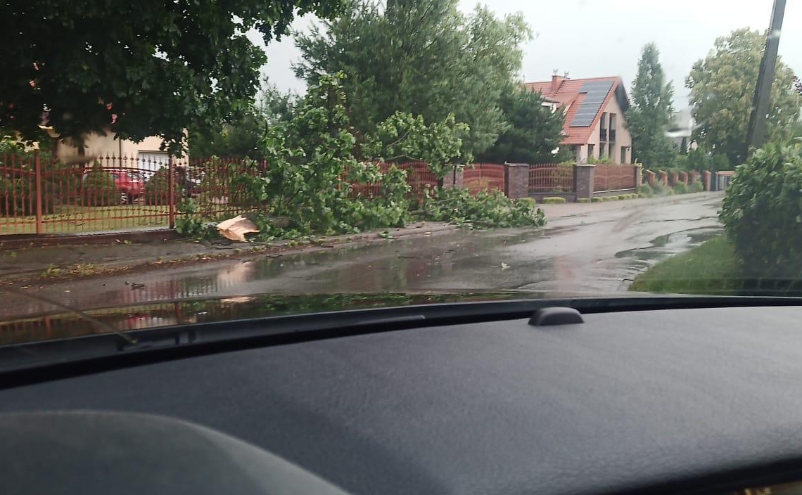 Burza w powiecie radomszczańskim w gminie Kodrąb spowodowała straty
