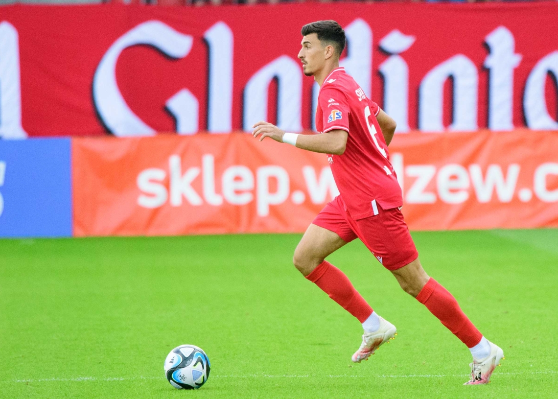 Juljan Shehu zostaje w Widzewie. Albańczyk podpisał nowy kontakt