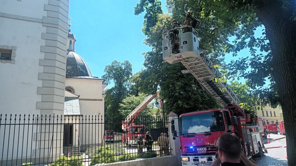 Akcja gaśnicza w łowickiej katedrze